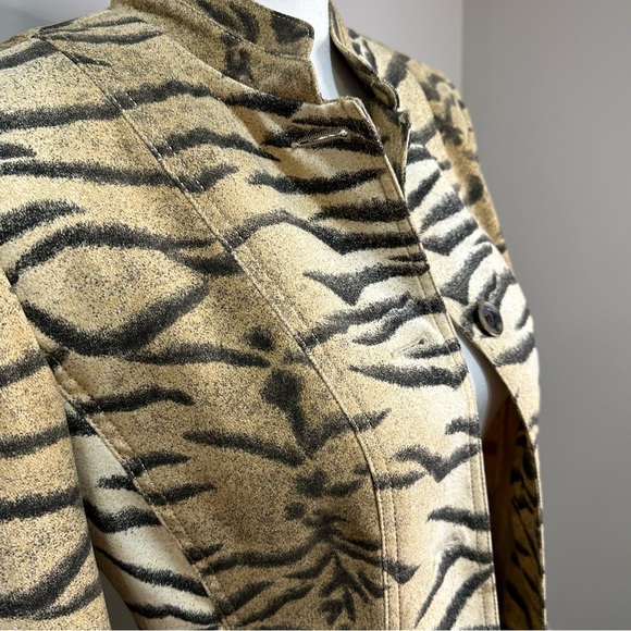 Vintage Cachè x Alberto Makali Sport Tiger Strip blazer with matching skirt ** - Picture 8 of 10